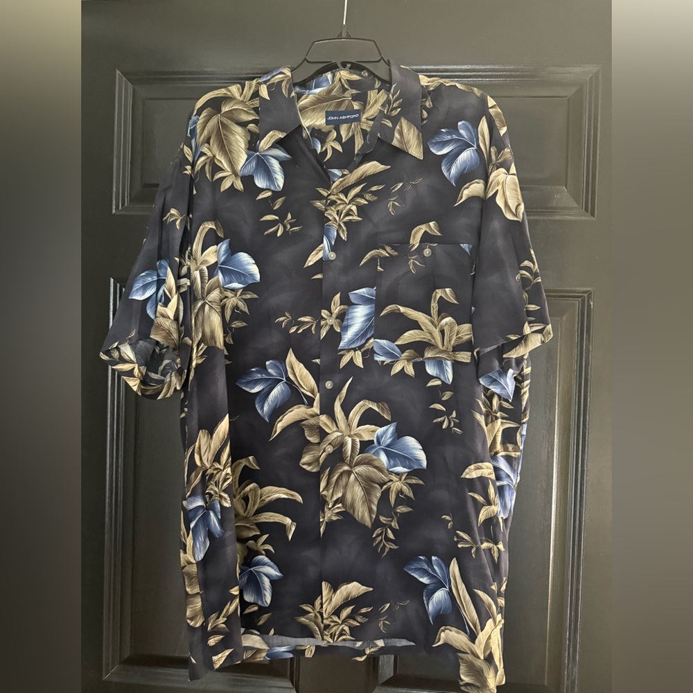 John Ashford vintage blue tan floral short sleeve Hawaiian  resort shirt XL